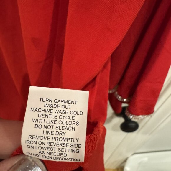 EUC 2xl NY Collection Women Red Bell Sleeve Top with Rhinestones Glam Party NYE - Picture 6 of 7